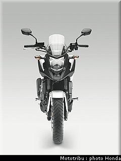 honda_2012_nc_700x_0029.jpg
