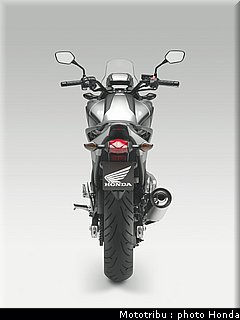 honda_2012_nc_700x_0030.jpg
