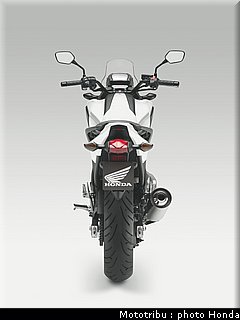 honda_2012_nc_700x_0031.jpg