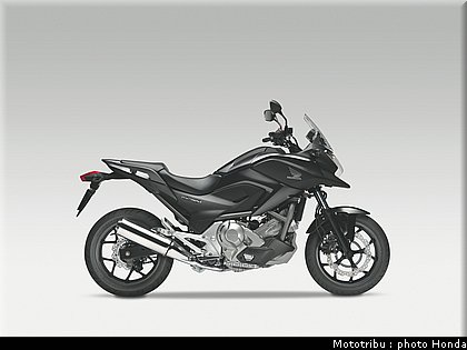honda_2012_nc_700x_0032.jpg