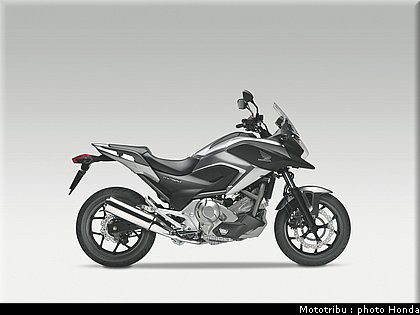 honda_2012_nc_700x_0034.jpg
