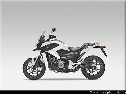 honda_2012_nc_700x_0035.jpg