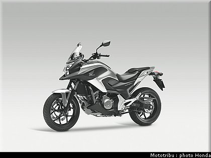 honda_2012_nc_700x_0040.jpg