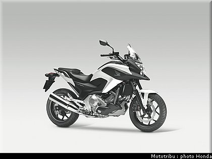 honda_2012_nc_700x_0044.jpg