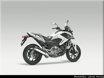 honda_2012_nc_700x_0045.jpg