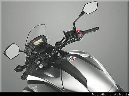 honda_2012_nc_700x_0052.jpg