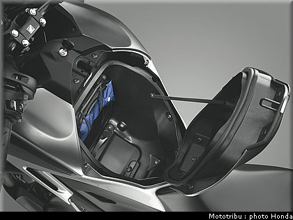 honda_2012_nc_700x_0054.jpg