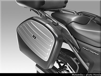 honda_2012_nc_700x_0055.jpg