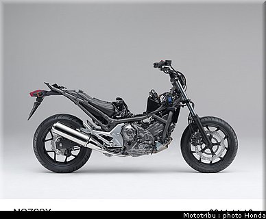 honda_2012_nc_700x_0066.jpg