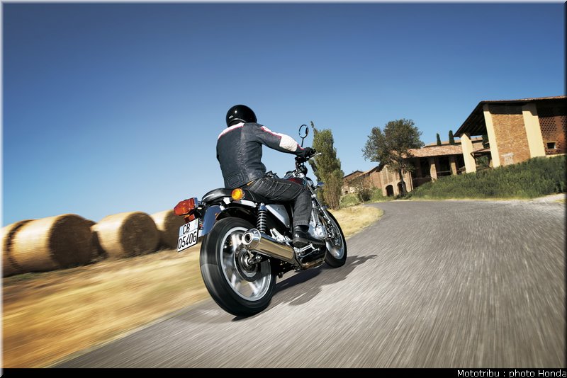 honda_2013_cb_1100_005