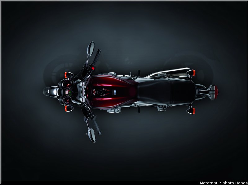 honda_2013_cb_1100_017