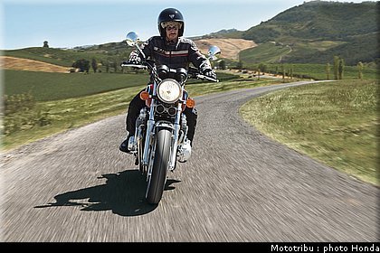 honda_2013_cb_1100_008.jpg