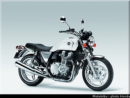 honda_2013_cb_1100_021.jpg