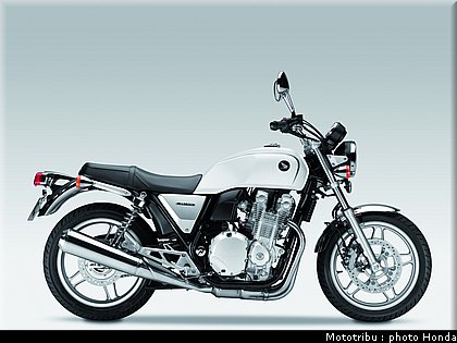 honda_2013_cb_1100_022.jpg