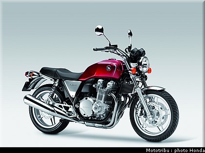 honda_2013_cb_1100_026.jpg