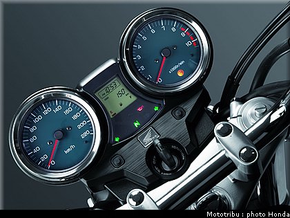 honda_2013_cb_1100_043.jpg