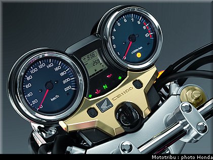 honda_2013_cb_1100_044.jpg
