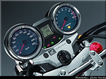 honda_2013_cb_1100_045.jpg