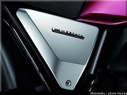 honda_2013_cb_1100_052.jpg