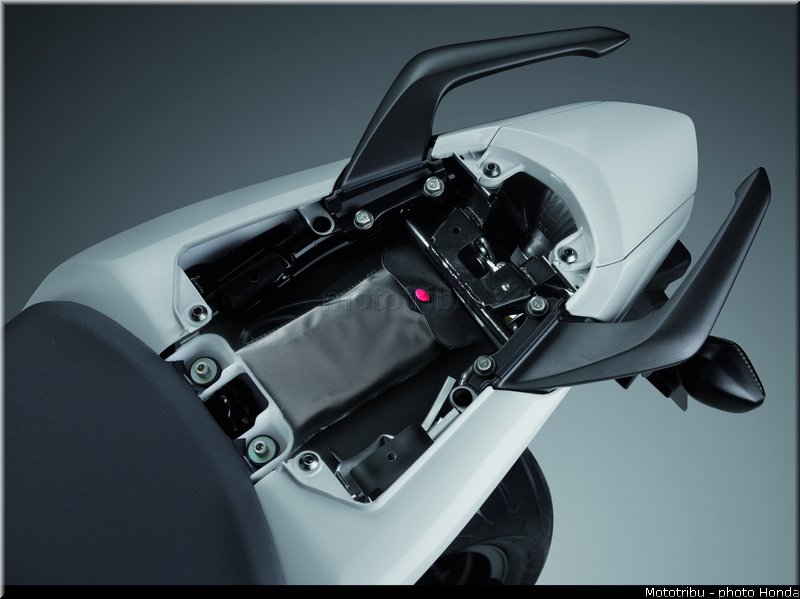 honda_cb500f_2013_050