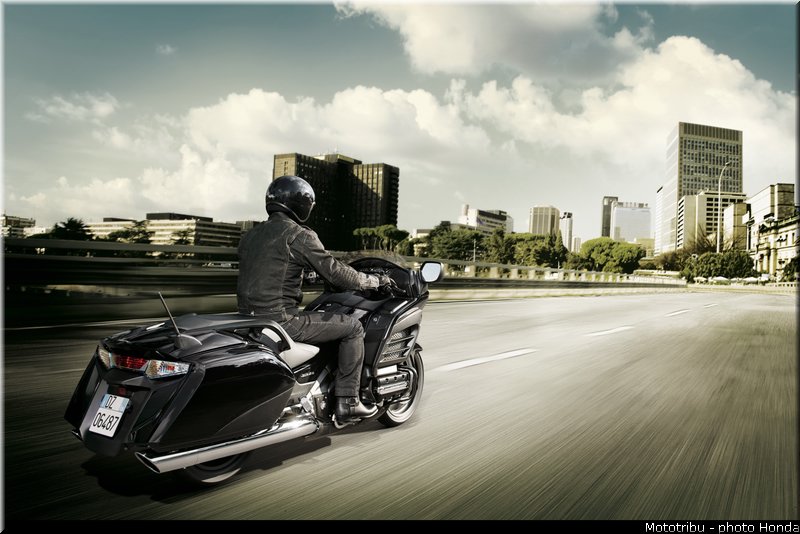 honda_gold_wing_f6b_2013_004