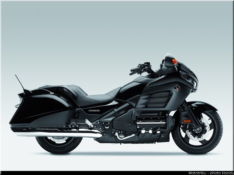 honda_gold_wing_f6b_2013_015