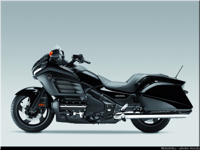 honda_gold_wing_f6b_2013_016