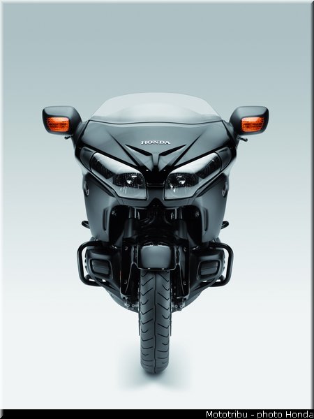 honda_gold_wing_f6b_2013_025