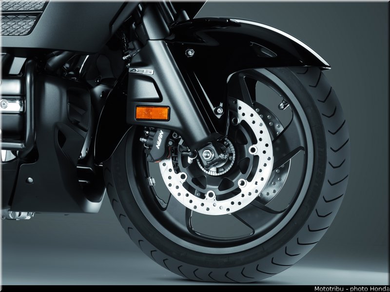 honda_gold_wing_f6b_2013_040