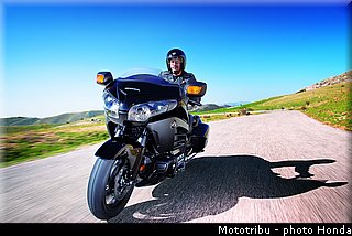 honda_gold_wing_f6b_2013_001.jpg