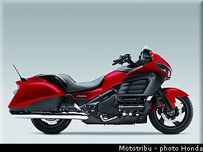 honda_gold_wing_f6b_2013_017.jpg