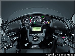 honda_gold_wing_f6b_2013_039.jpg