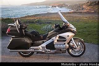 honda_gold_wing_2013_3.jpg