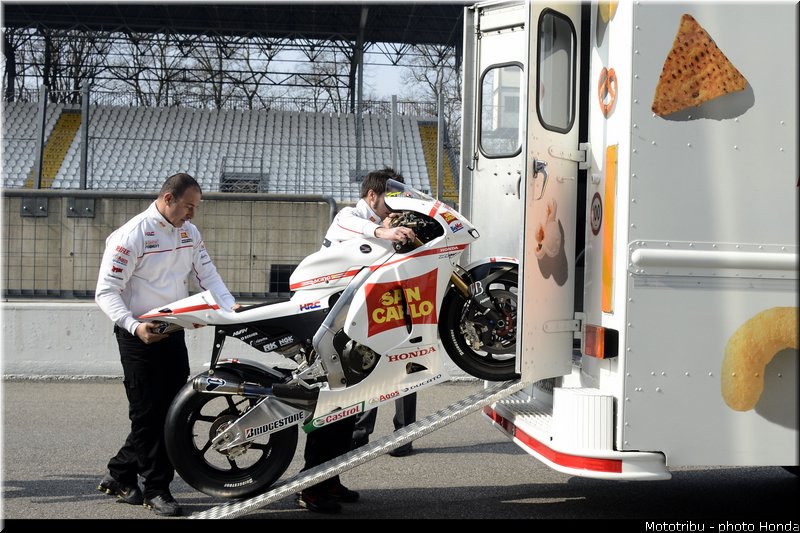 honda_rcv_2011_gresini_08