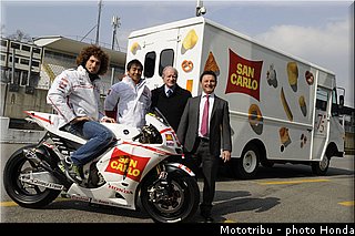 honda_rcv_2011_gresini_09.jpg