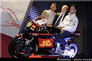 honda_rcv_2012_gresini_7.jpg