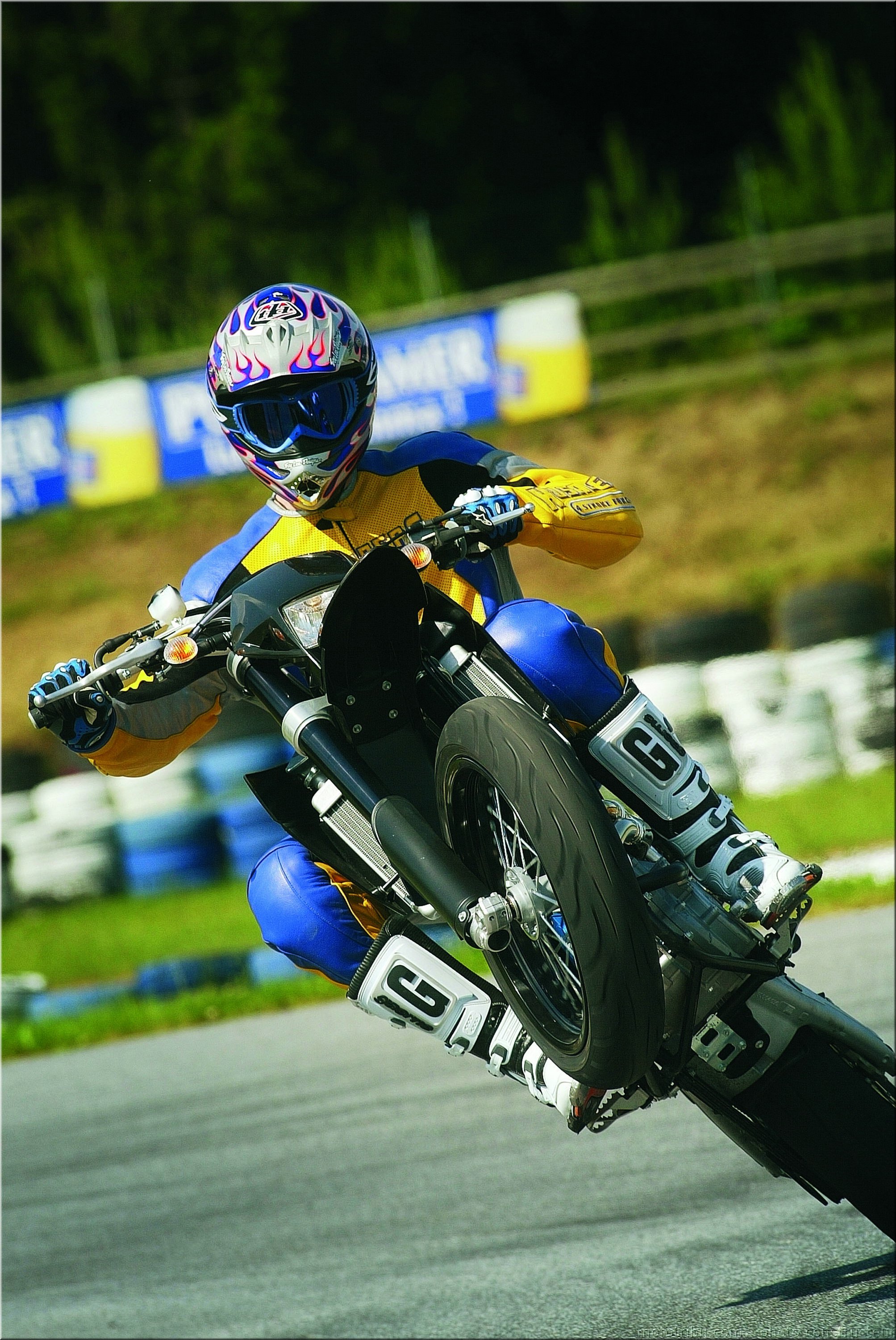 MOTO 