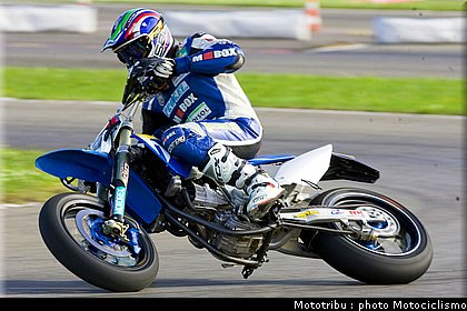 husaberg2009_supermot_002.jpg