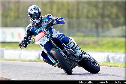 husaberg2009_supermot_004.jpg