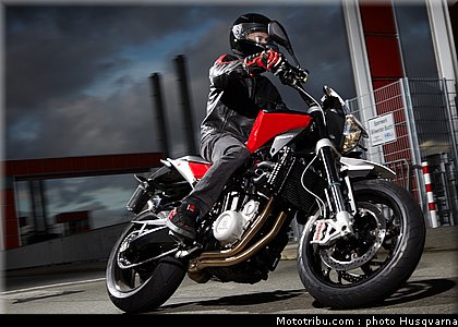 husqvarna_nuda_900_2012_0003.jpg