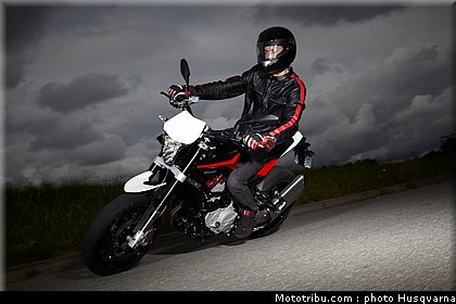 husqvarna_nuda_900_2012_0007.jpg