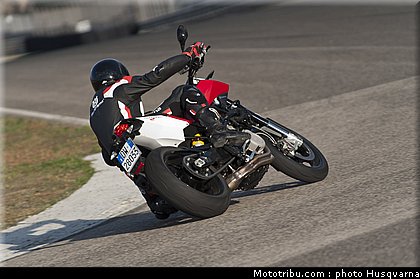 husqvarna_nuda_900_2012_0026.jpg