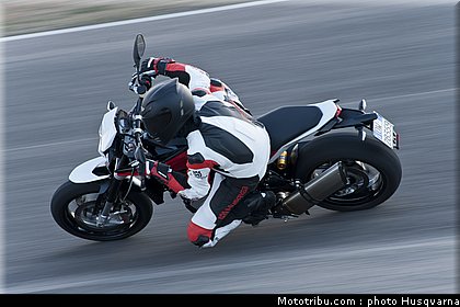 husqvarna_nuda_900_2012_0035.jpg