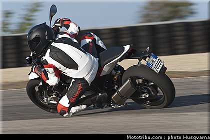 husqvarna_nuda_900_2012_0036.jpg