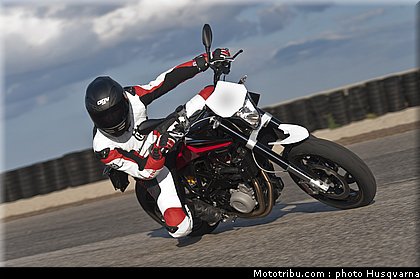 husqvarna_nuda_900_2012_0037.jpg