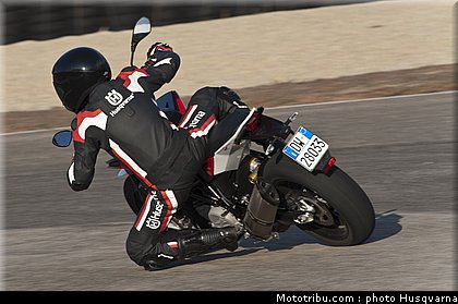 husqvarna_nuda_900_2012_0038.jpg
