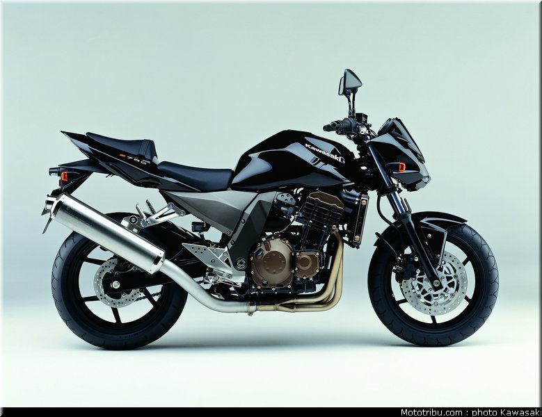 kawasaki_z750_2004_003