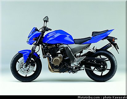 kawasaki_z750_2004_005.jpg
