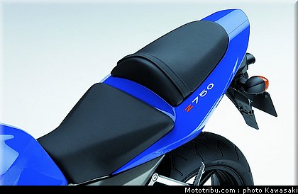 kawasaki_z750_2004_016.jpg
