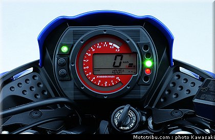 kawasaki_z750_2004_017.jpg